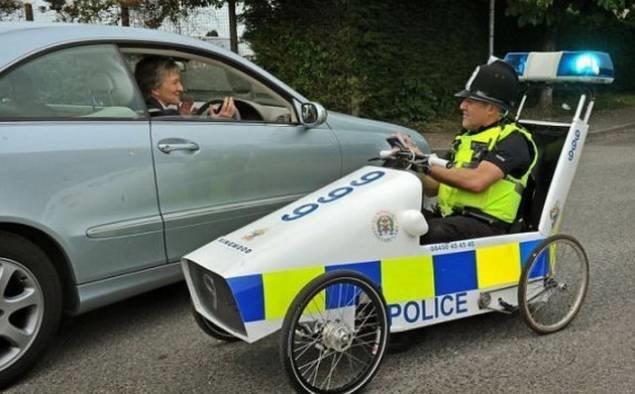 Poliziotto a pedali: Concilia subito o la inseguo?
