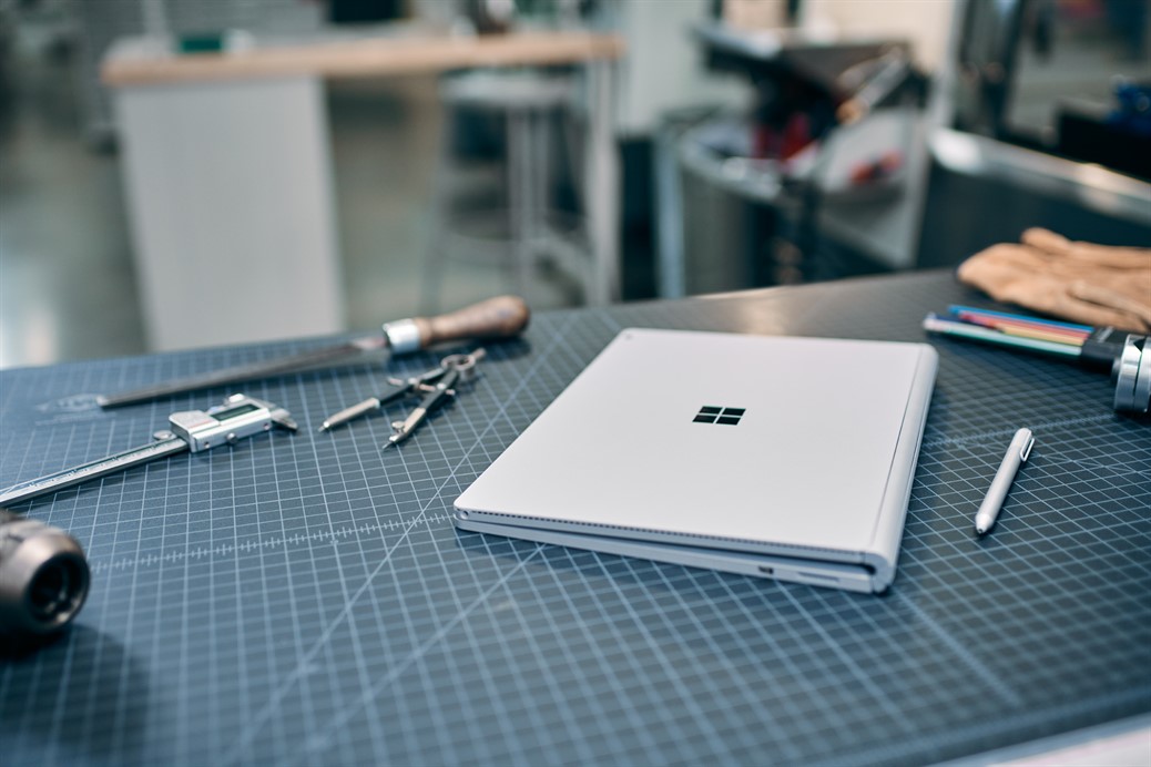 Nuovo Surface Book forse non prima del 2018
