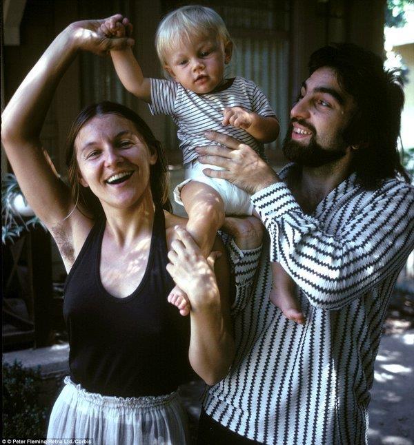Come erano: Leonardo Di Caprio con i genitori nel 1976