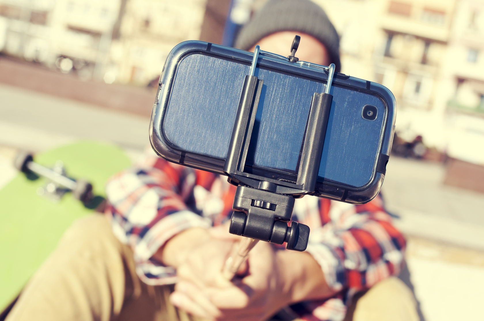 Dai selfie alle chat, il vademecum del Garante Privacy per proteggersi in vacanza